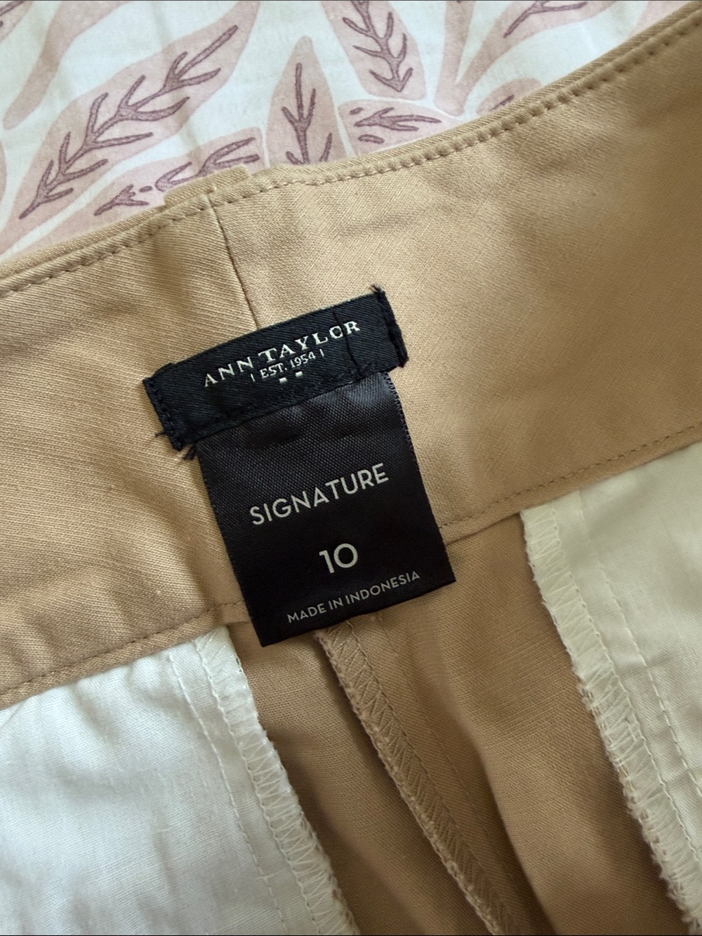 Ann Taylor Factory Signature Beige Shorts - Picture 2 of 6
